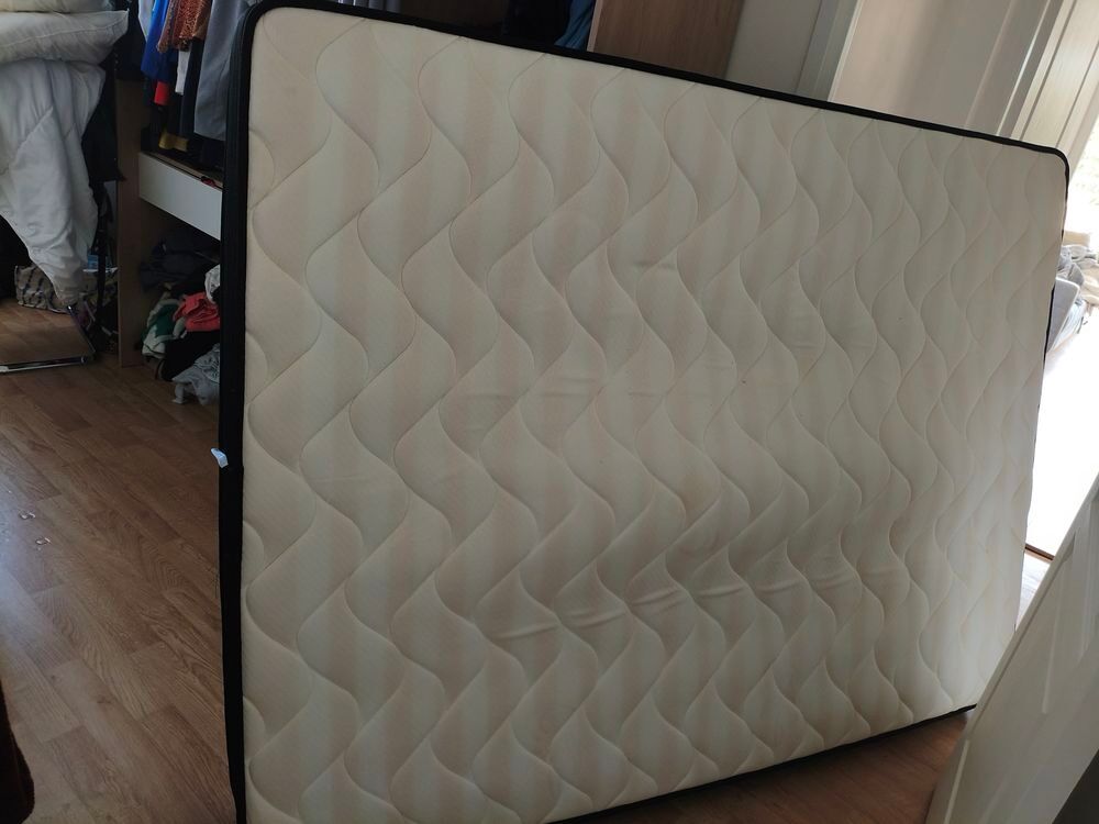 Lit sommier et matelas Meubles