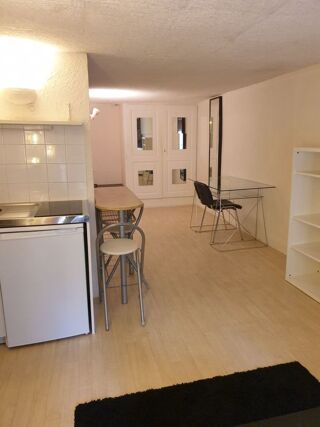  Appartement à louer 1 pièce 25 m²