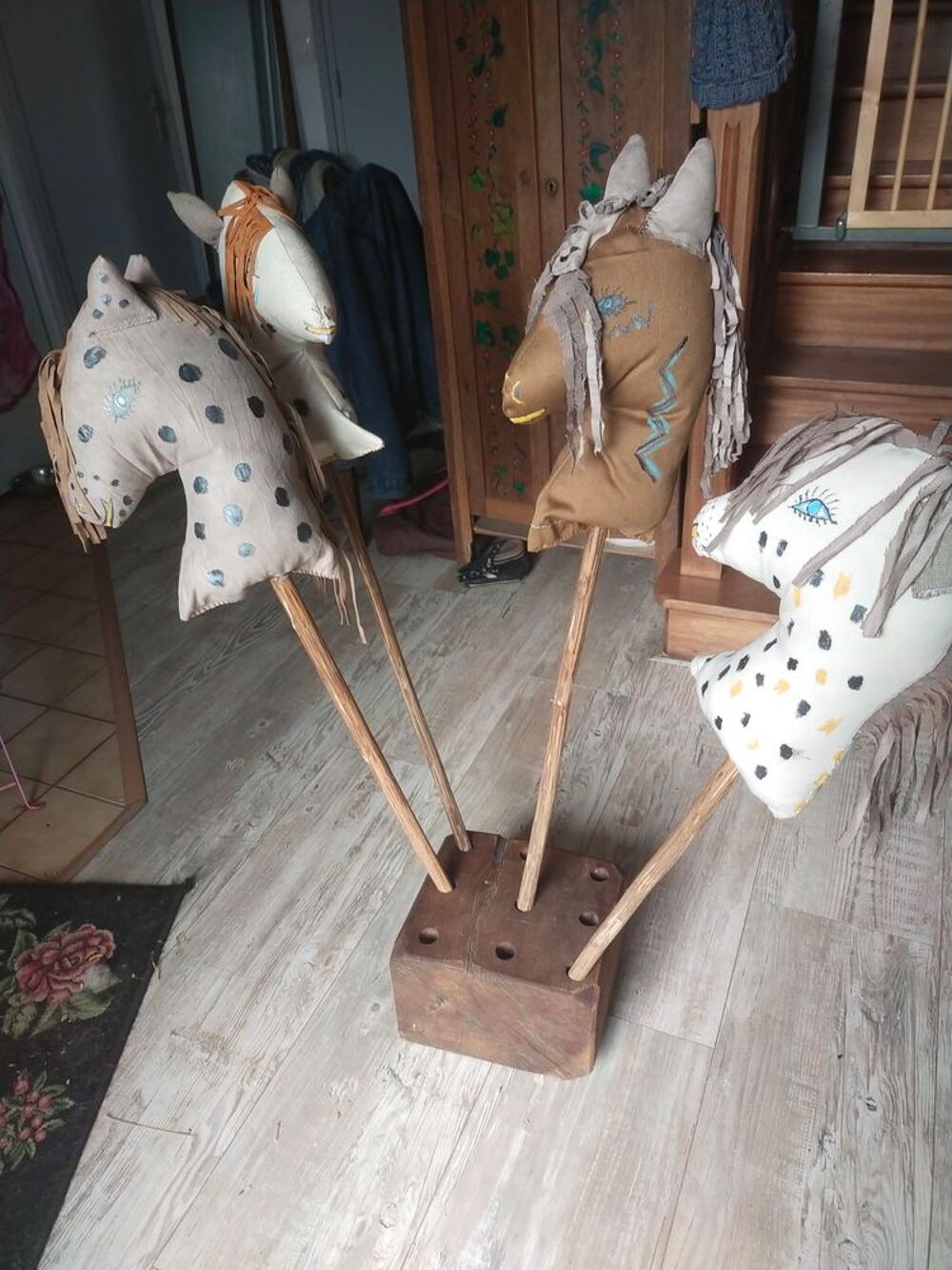 T&ecirc;te de cheval sur manche en bois Jeux / jouets