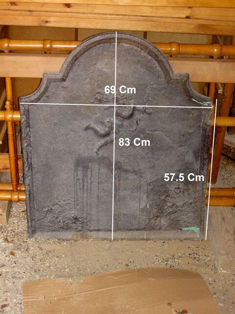 Ancienne plaque de chemine en fonte 450 Uzs (30)