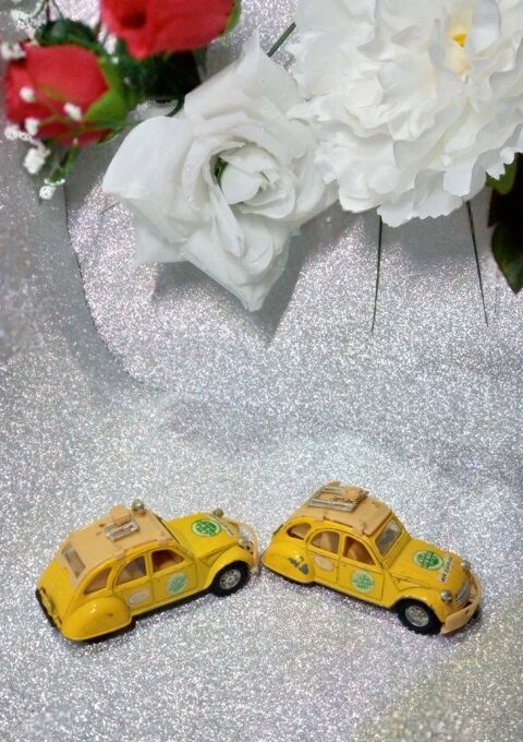 Jouets 2 voitures /et  2 Jeeps. 8 Fabrègues (34)