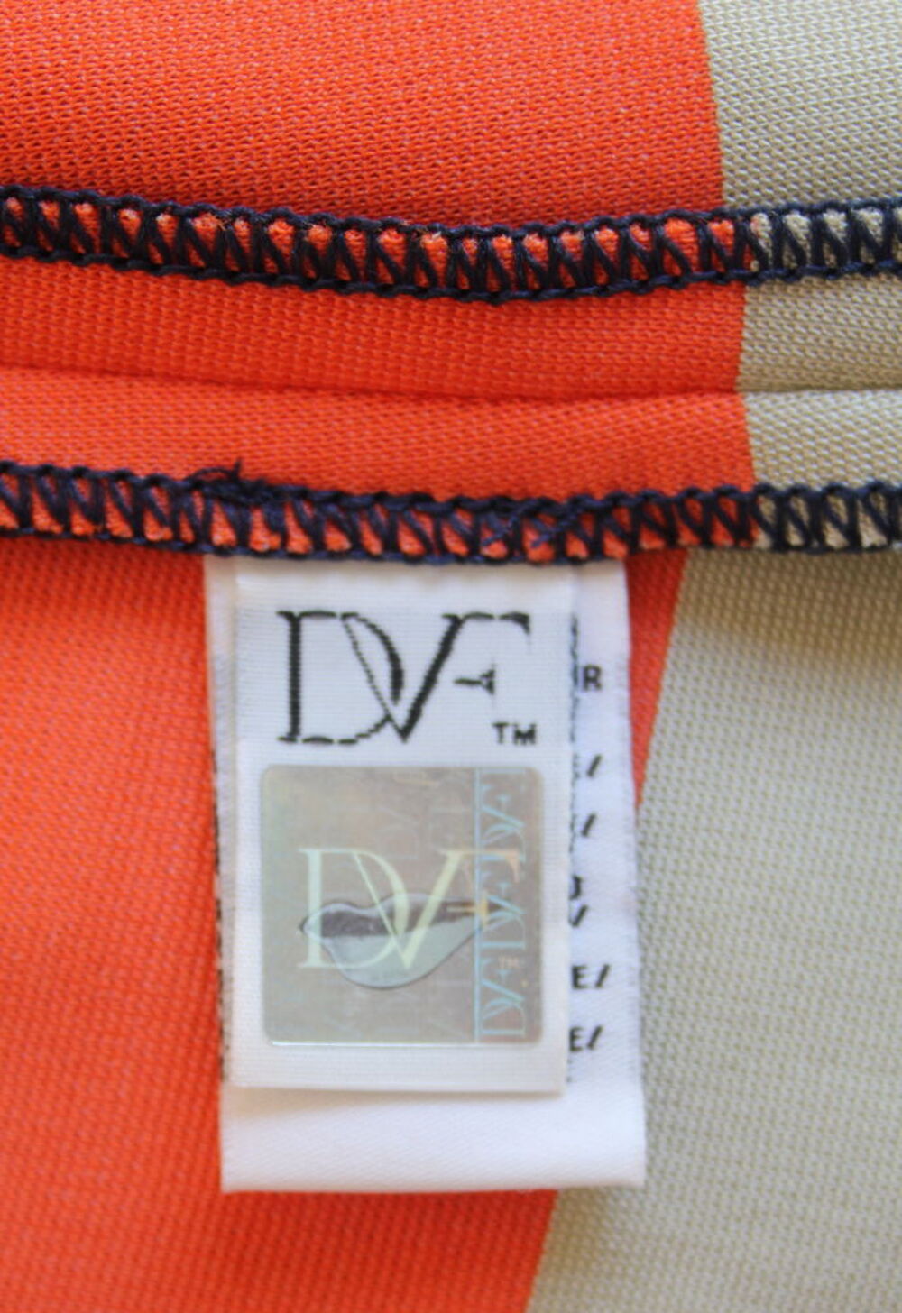 Robe courte larges rayures DIANE VON FURSTENBERG T.8
36/38 Vêtements