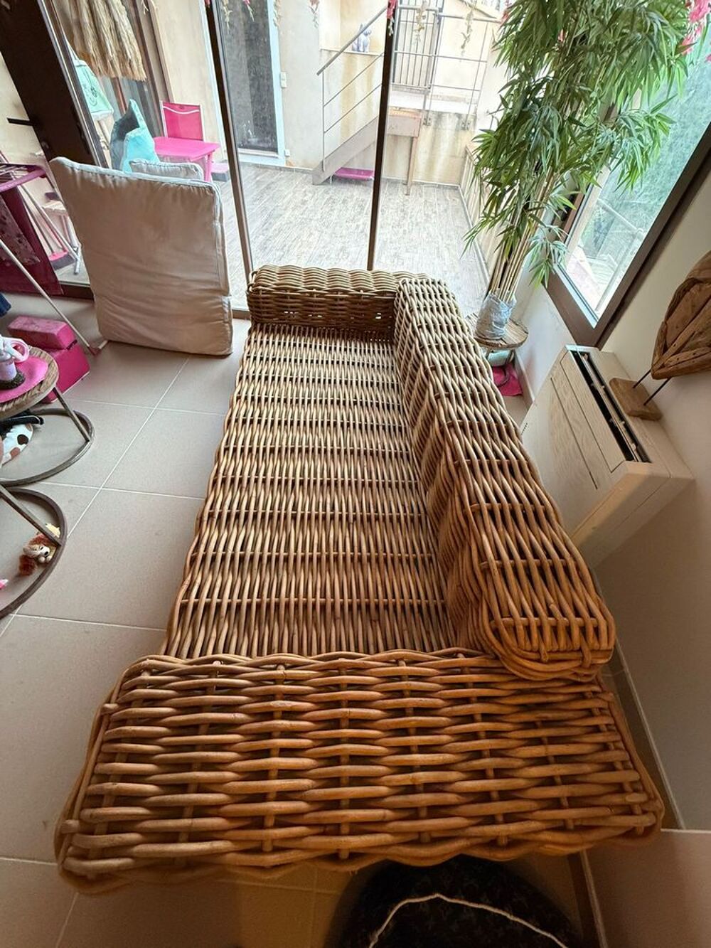 Canap&eacute; en rotin et coussins Meubles