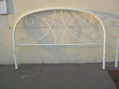 structure mtallique en tube d'encadement de lit de 140 50 Tours (37)