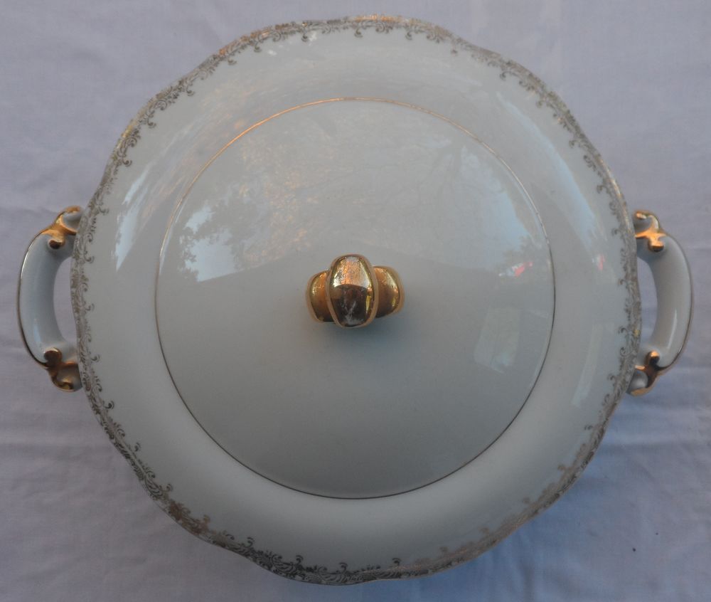 1 soupi&egrave;re en v&eacute;ritable porcelaine s&eacute;lection France neuve Cuisine