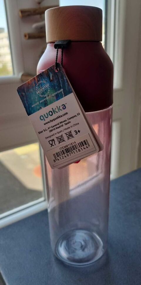 Lot de 2 bouteilles thermoplastique 840 ml neuves 15 Oullins (69)