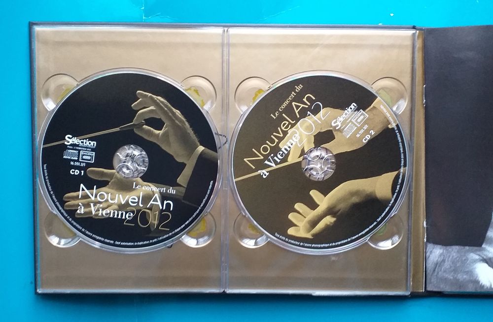 Coffret : Le concert du Nouvel An &agrave; Vienne comprenant 4 CD et 1 DVD CD et vinyles