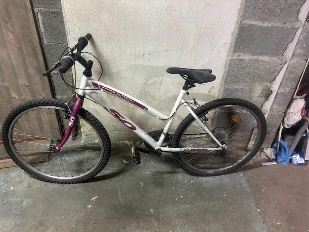 VTT FEMME ADO: Etat satisfaisant 26" (ETRTO 559 RETRAIT N Vélos