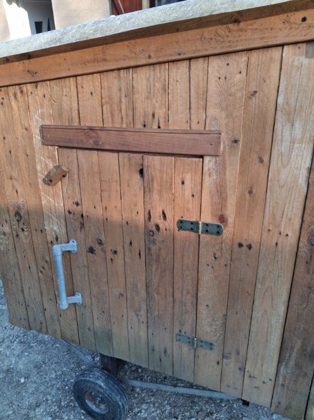 Cabane en bois tr&egrave;s lourde Bricolage