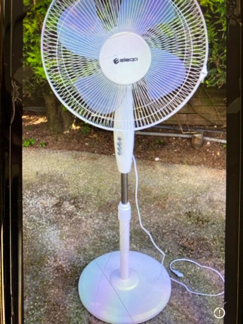 Lot de 100 ventilateurs sur pied ELEQO  Blanc & Noir - Neuf 1390 Erquery (60)