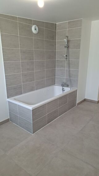 Location Appartement T5 de 105.92m² - CHALLES LES EAUX (104) Challes-les-eaux