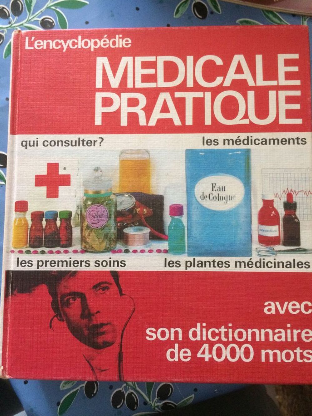 L'ENCYCLOPEDIE MEDICALE PRATIQUE Livres et BD