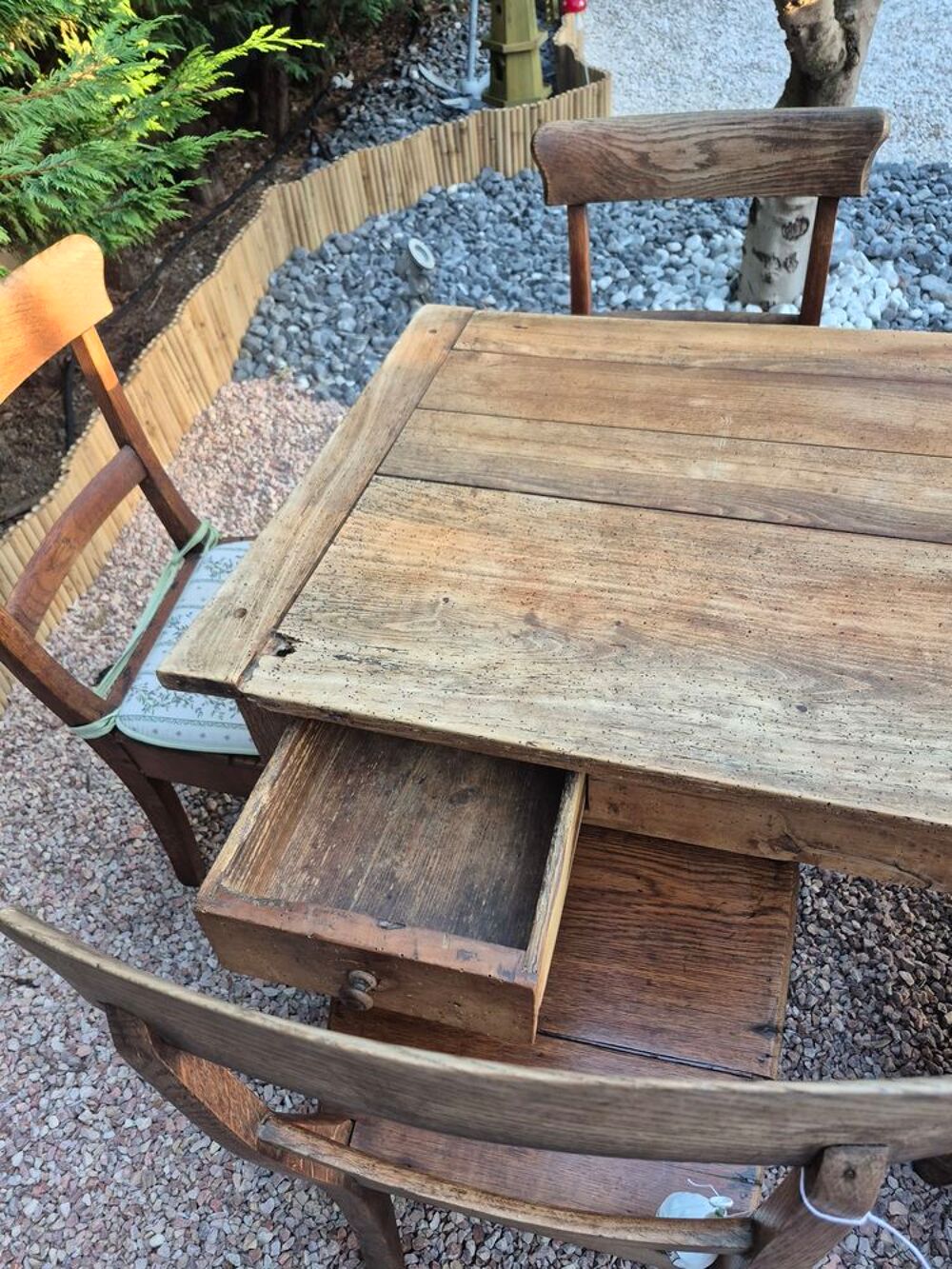 Table en bois massif vintage et les 6 chaises Meubles