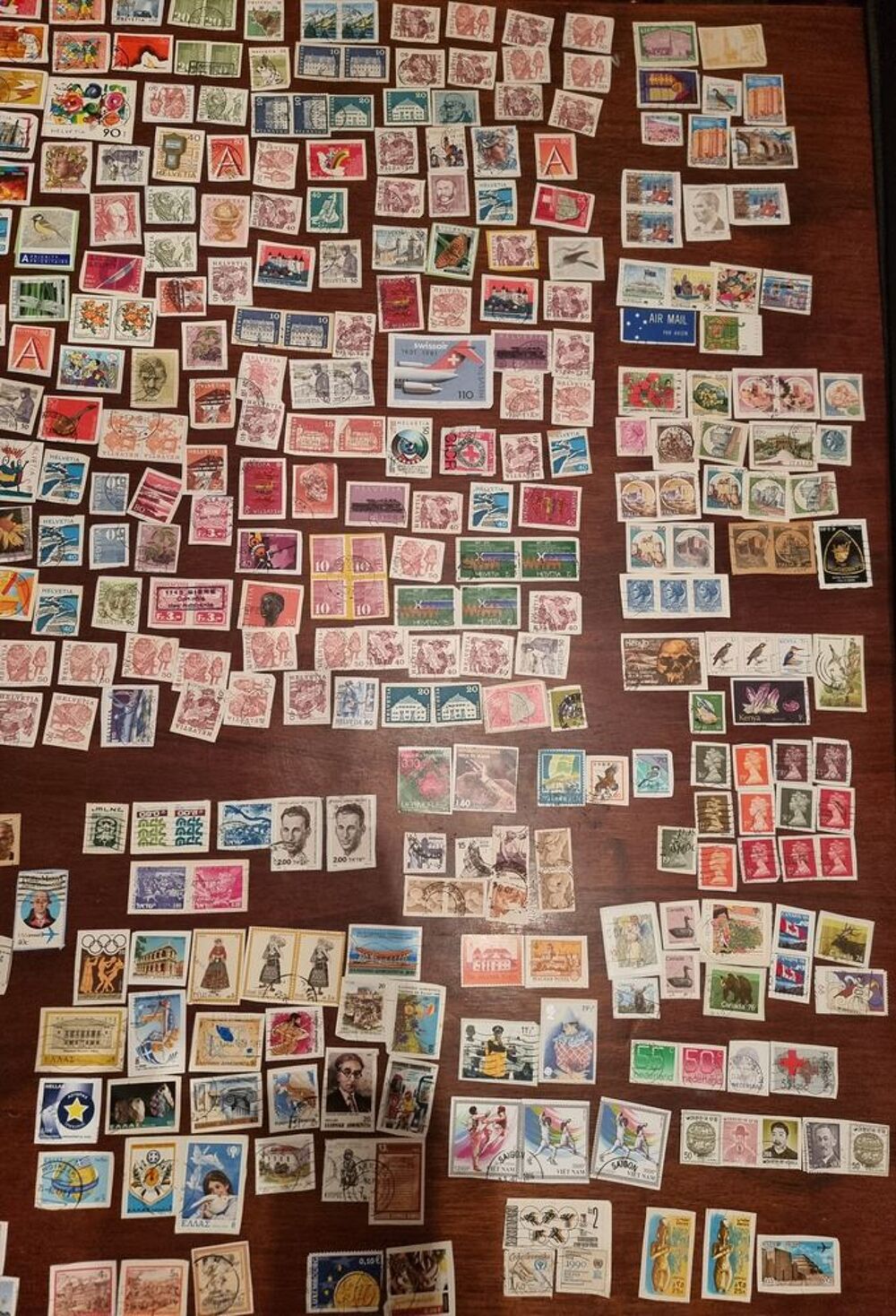 &Eacute;norme lot de timbres ann&eacute;e 1970 &agrave; 1990 de tout pays... 
