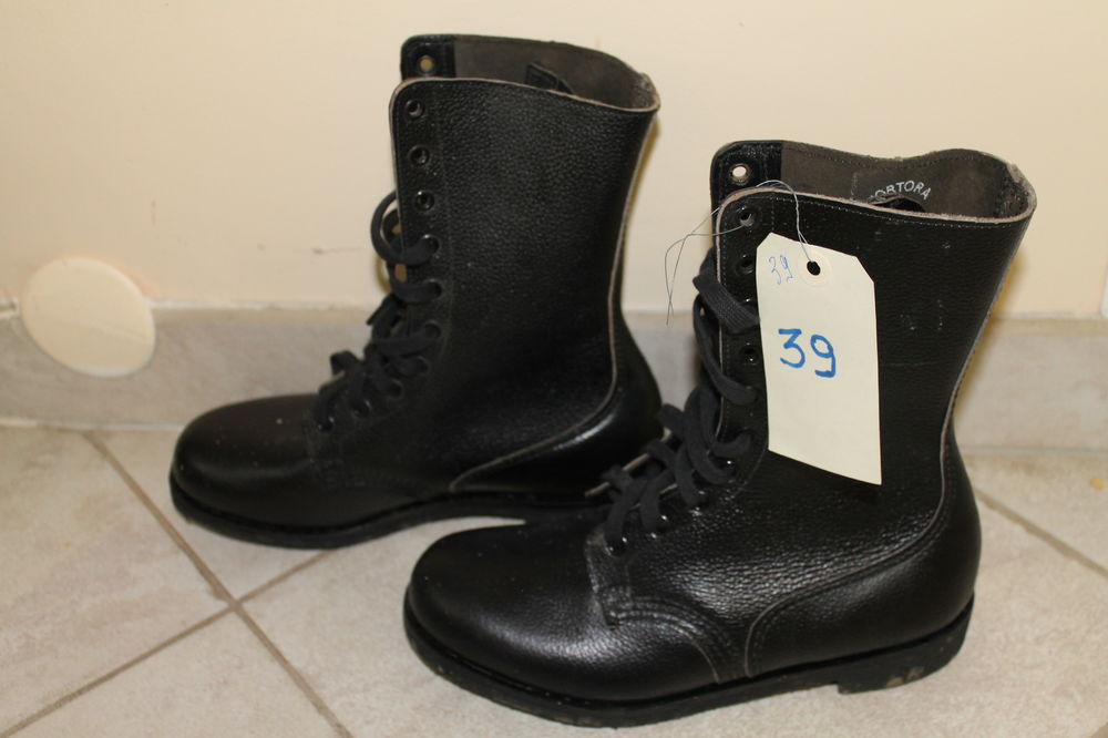 RANGERS CUIR FEMME T:39.NEUVES ARMEE FRANCAISE. Chaussures