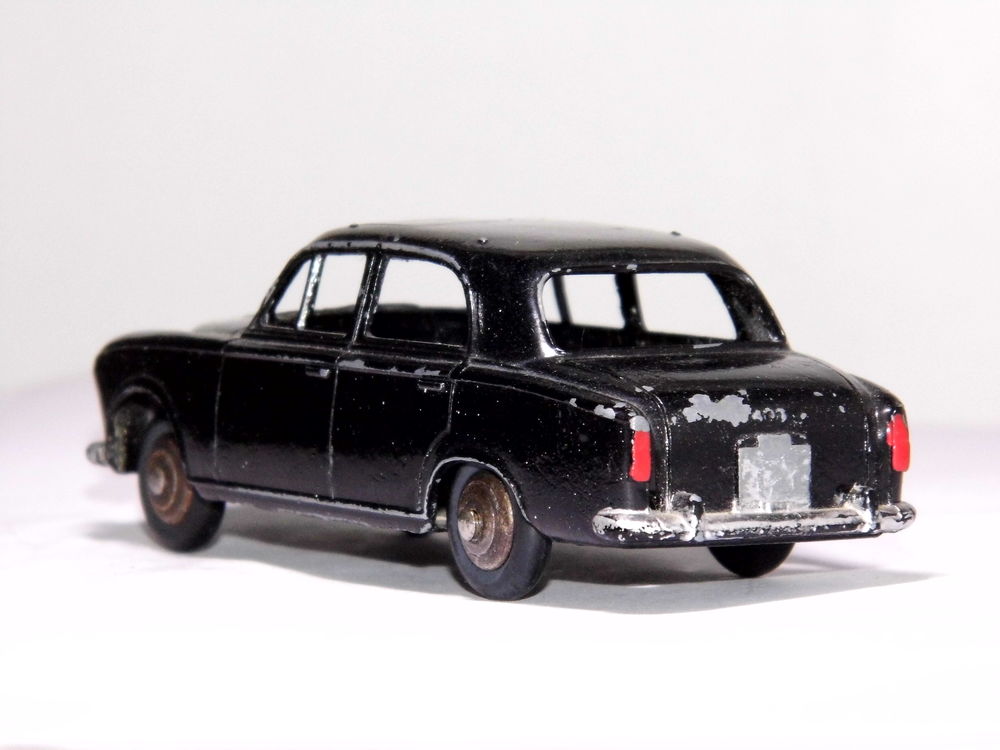 Dinky toys PEUGEOT 403 noire MECCANO 24B voiture collection vintage jouet ancien 