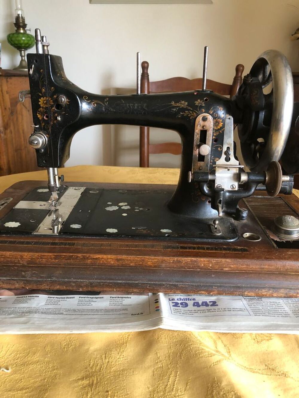 Machine &agrave; coudre Victoria fin XIXe si&egrave;cle 