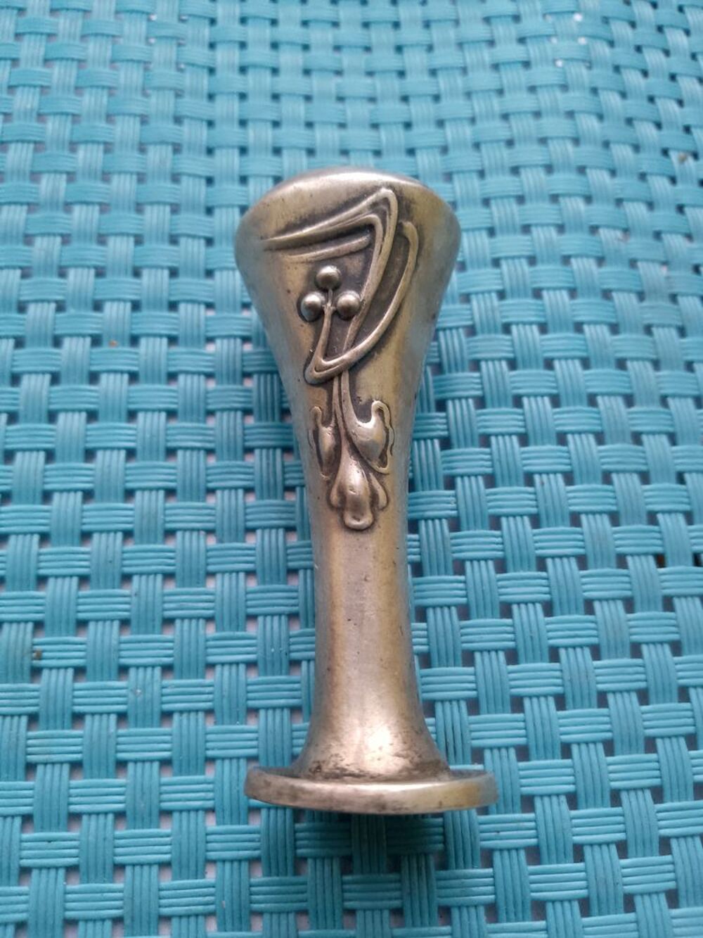 Ancien joli tampon avec motif et initial en argent Bijoux et montres