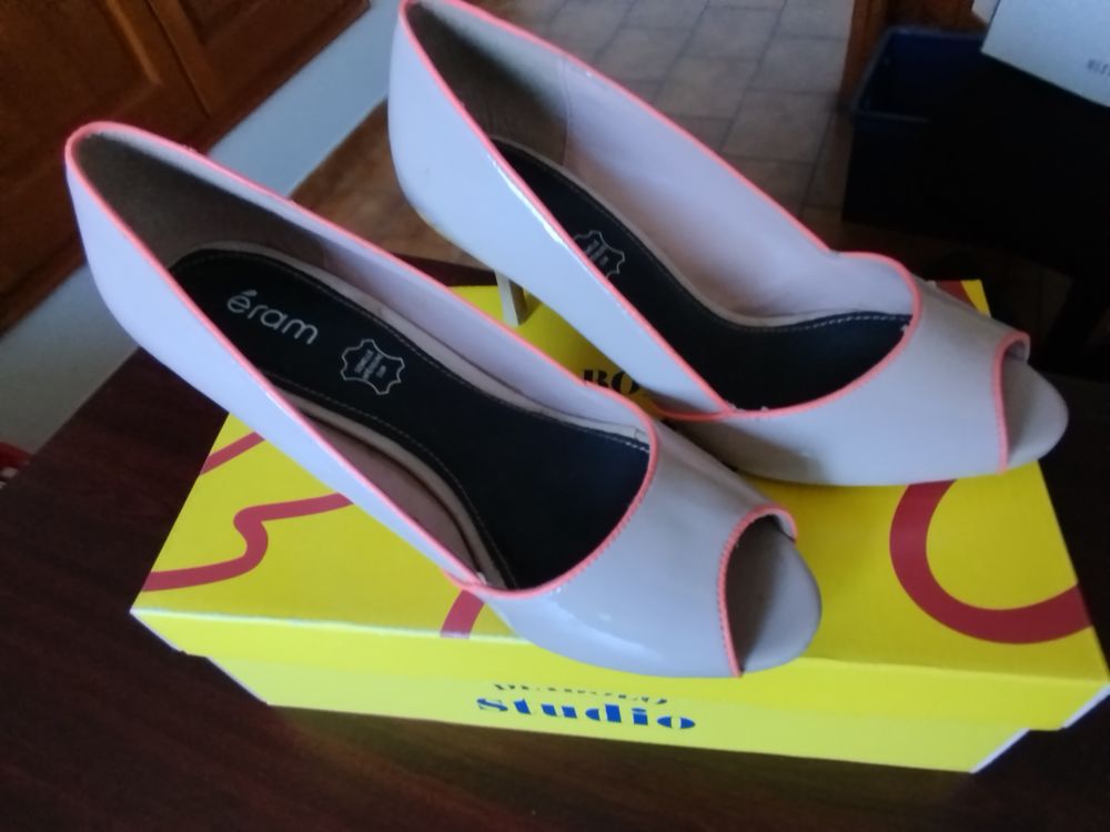 Escarpins bouts ouverts Eram r beige vernis l taille 38 Chaussures
