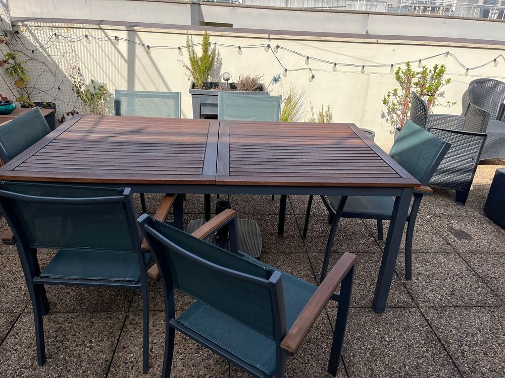Table de jardin et 6 fauteuils 
Jardin