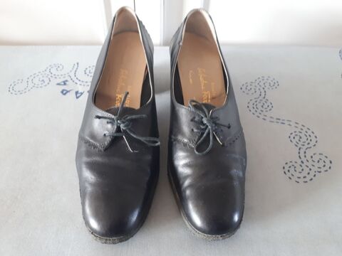 Mocassins noirs  lacets Salvatore Ferragamo 38 - TBE 25 Villemomble (93)