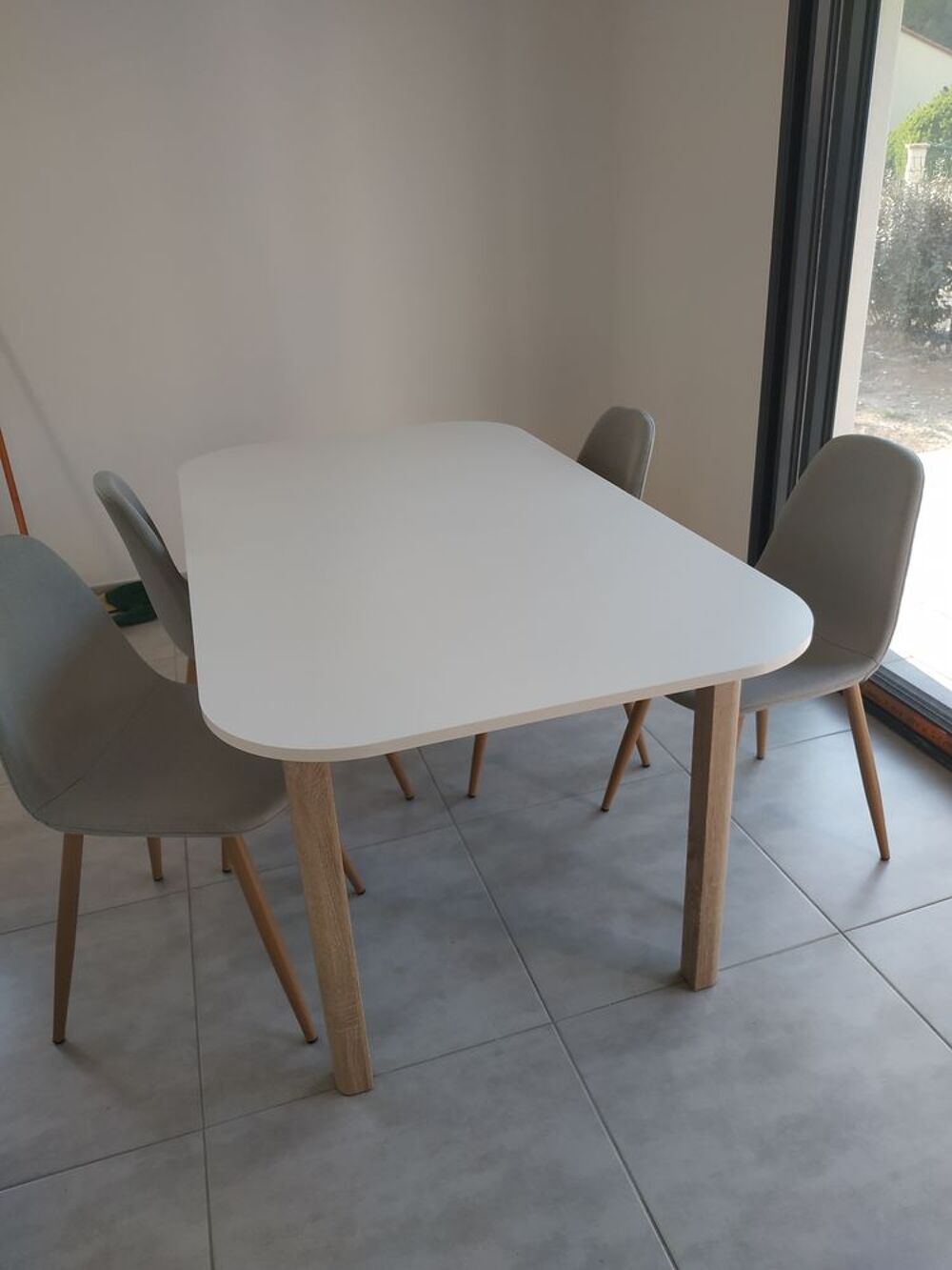 chaise de salle &agrave; manger plus table Meubles