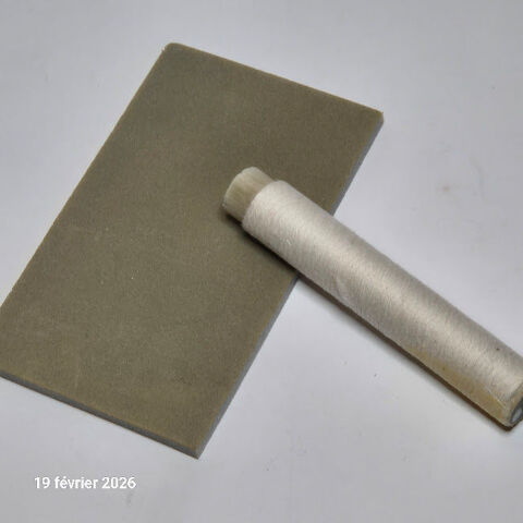 Lot de 2 gommes, gratte brosse neuves pour l'or sur porcelai 16 Saumur (49)