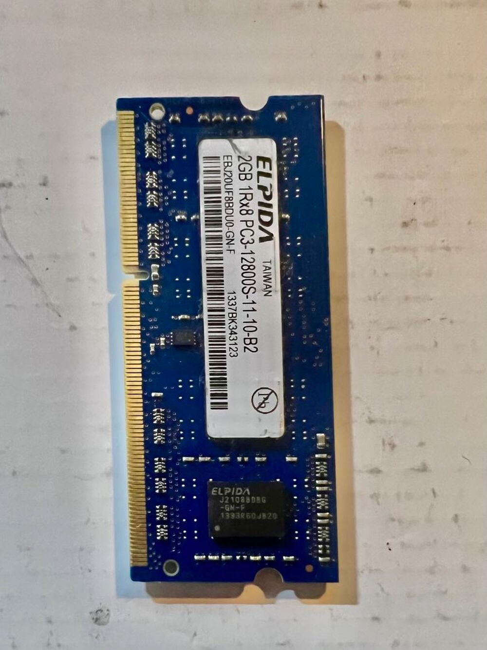 Elpida-Micron - M&eacute;moire vive RAM 2Go DDR3L SO-DIMM - 1600MHz Matériel informatique