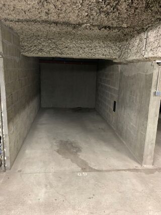  Parking / Garage � louer 11 m� Rouen