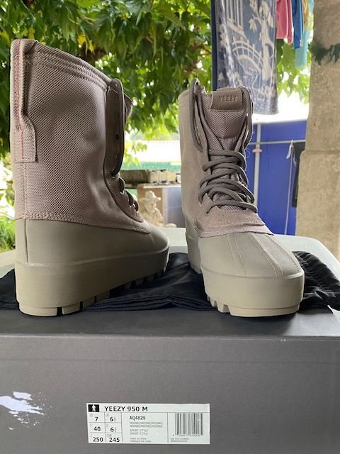 chaussures adidas YEEZY 950 M NEUVES T40 260 Rocbaron (83)