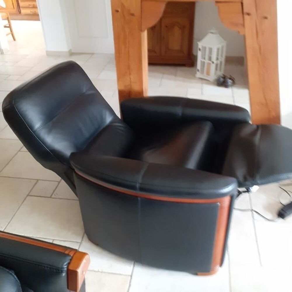 2 fauteuils relax &eacute;lectriques cuir
Meubles