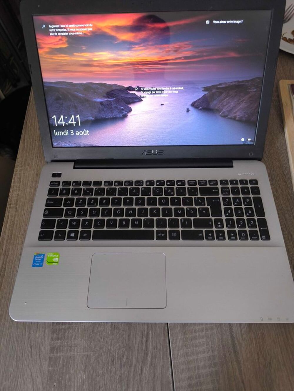 Asus R556l Matériel informatique