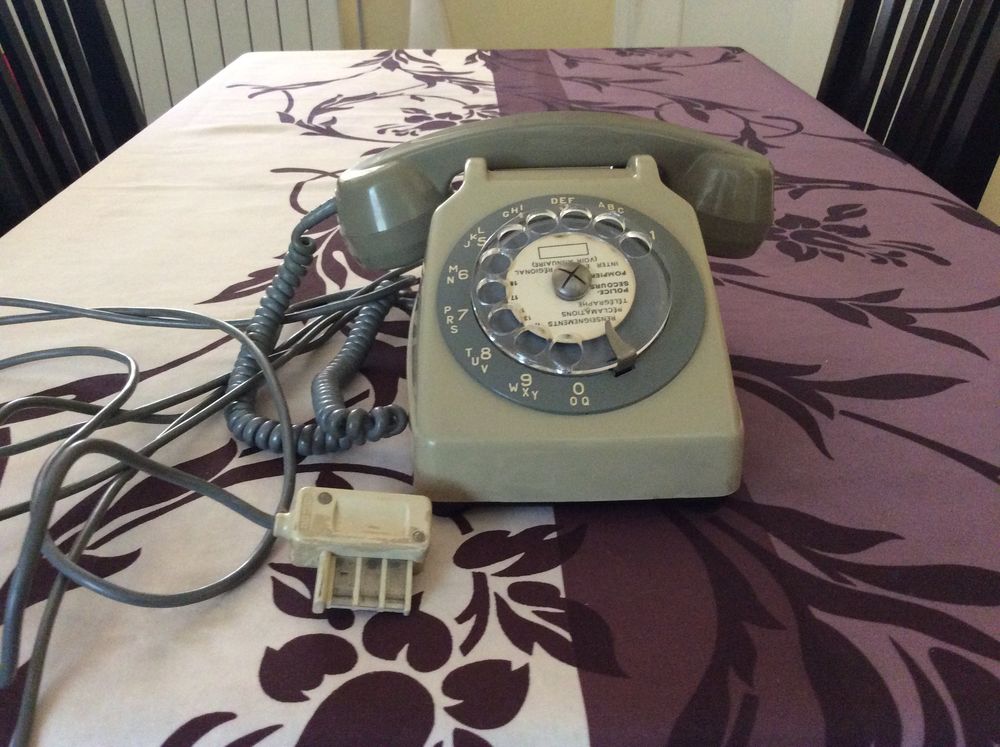T&eacute;l&eacute;phone ancien vintage ann&eacute;e 70 Téléphones et tablettes