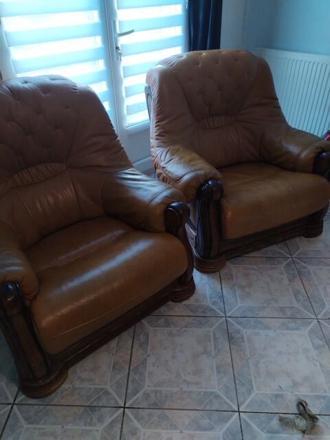 Deux fauteuils en simili cuir 40 Le Trport (76)