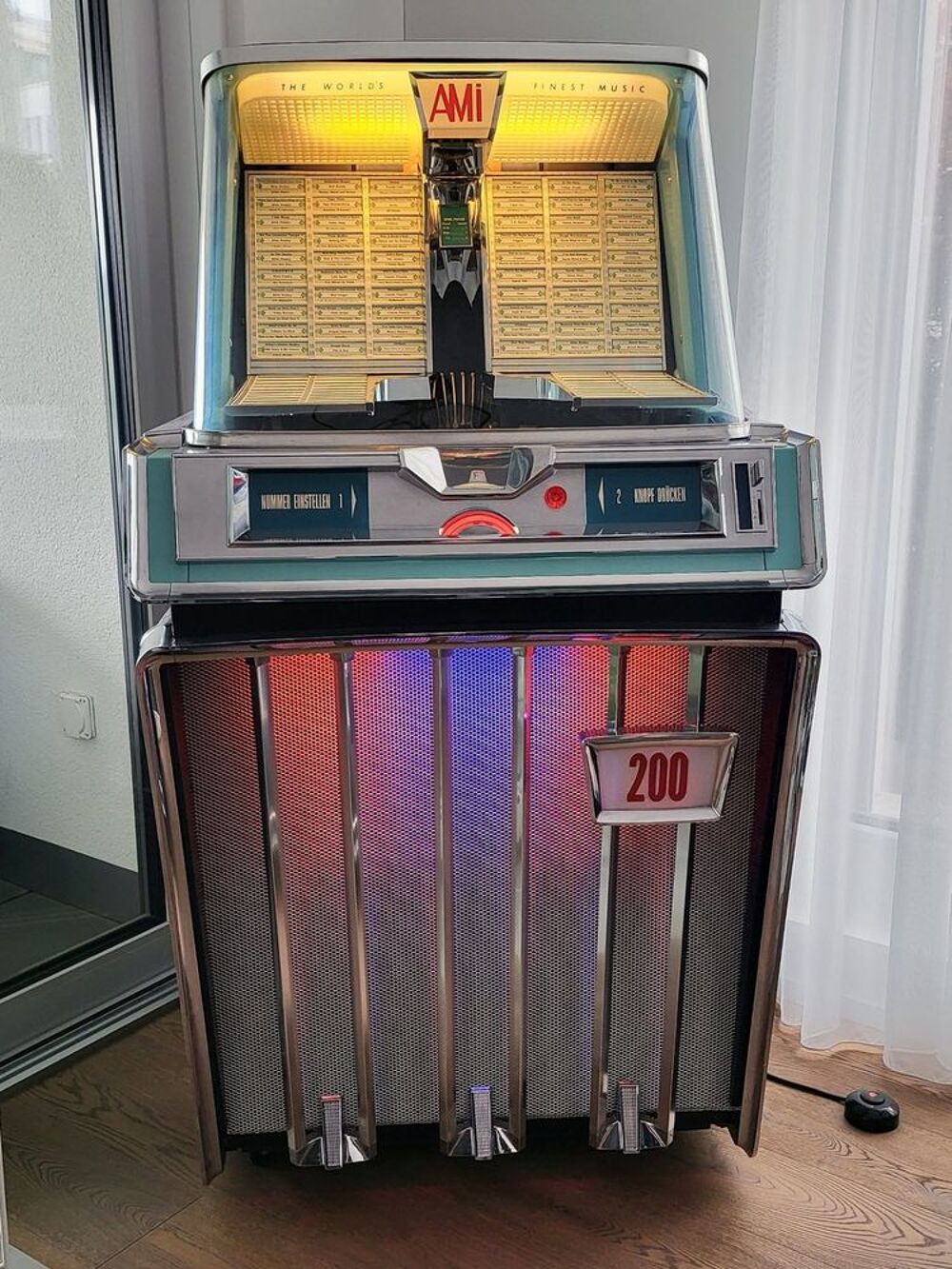 Jukebox AMI JDJ 200 de 1959, dans le pur style des ann&eacute;es 50 Jeux / jouets