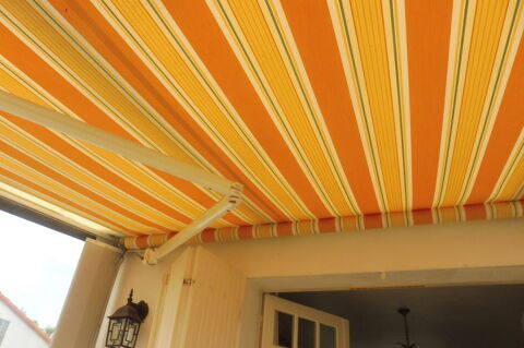 STORE BANNE MANUEL 70 Saint-Hilaire-de-Riez (85)