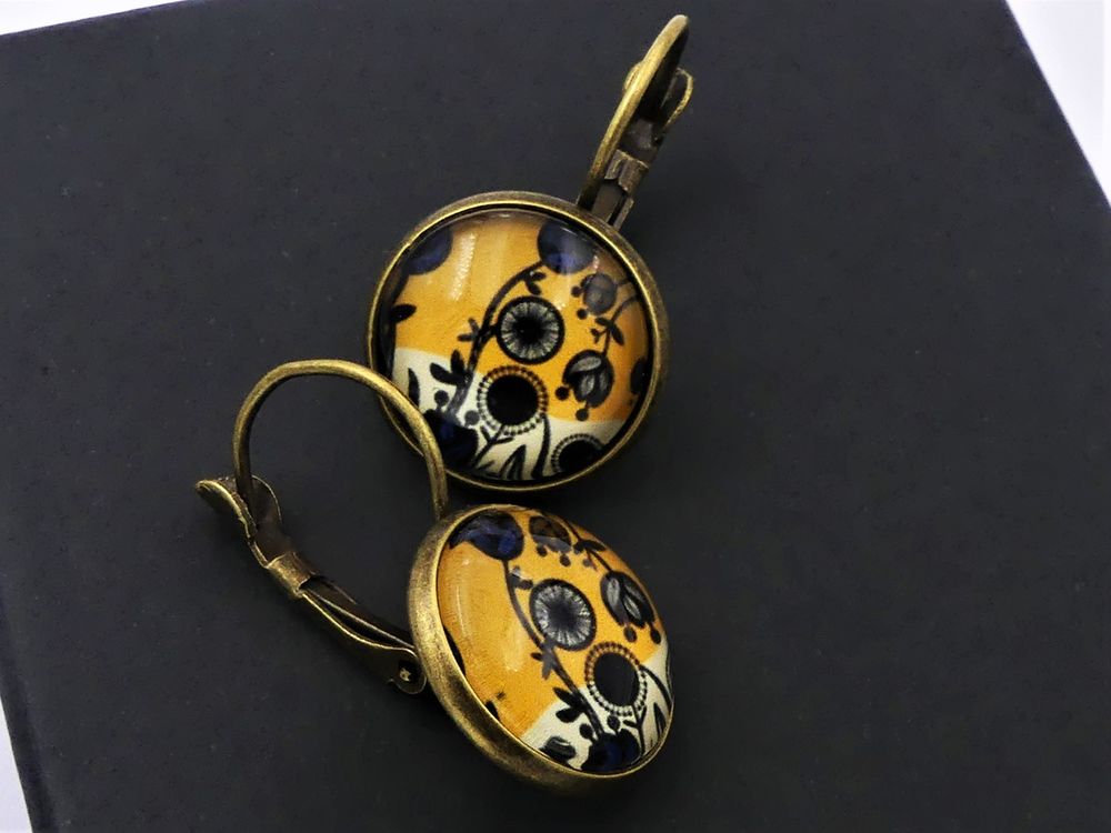Boucles d'oreilles dormeuses cabochons verre Bijoux et montres