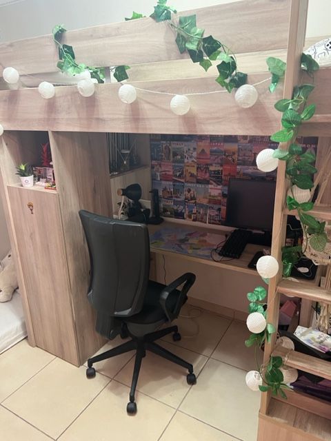 Trs belle Mezzanine complte lit, bureau penderie, tiroirs 390 Toulouse (31)