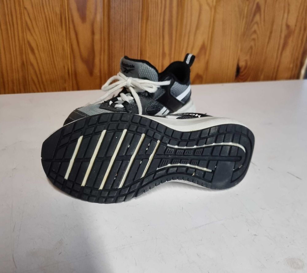 Basket Reebok road supr&ecirc;me 2.0 gris et noir taille 27.5 Chaussures