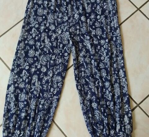 Pyjama pantacourt bleu marine et blanc T 38 - 40 ou 40 10 Domart-en-Ponthieu (80)
