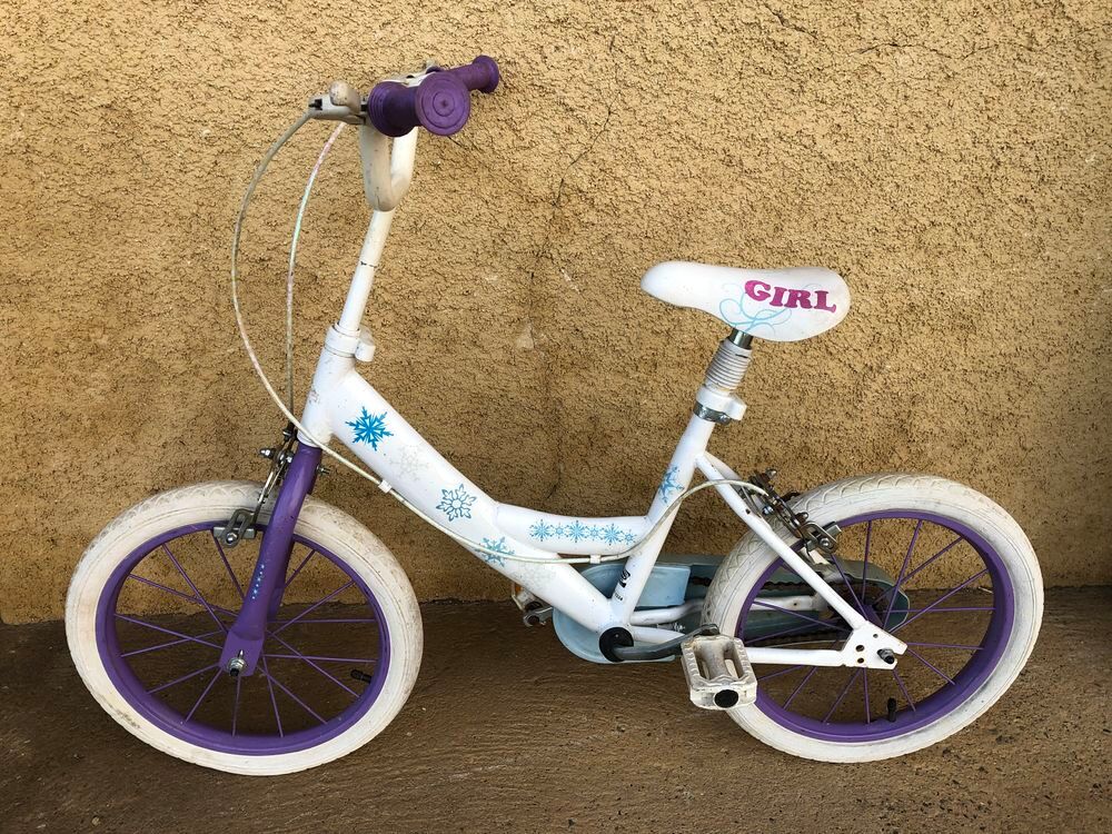V&eacute;lo enfant blanc et violet Vélos