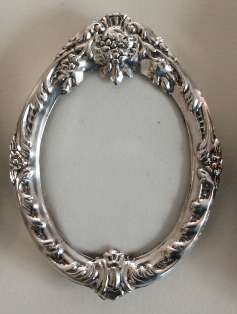 1 petit cadre photo ovale en argent sterling repouss� 60 Issy-les-Moulineaux (92)