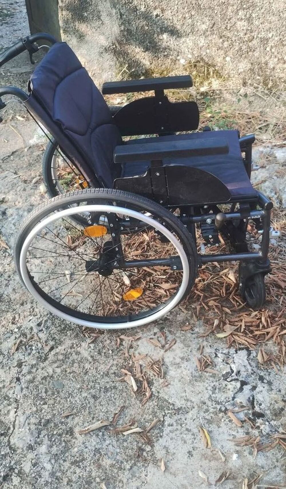 Fauteuil roulant vermeiren d200 Puériculture
