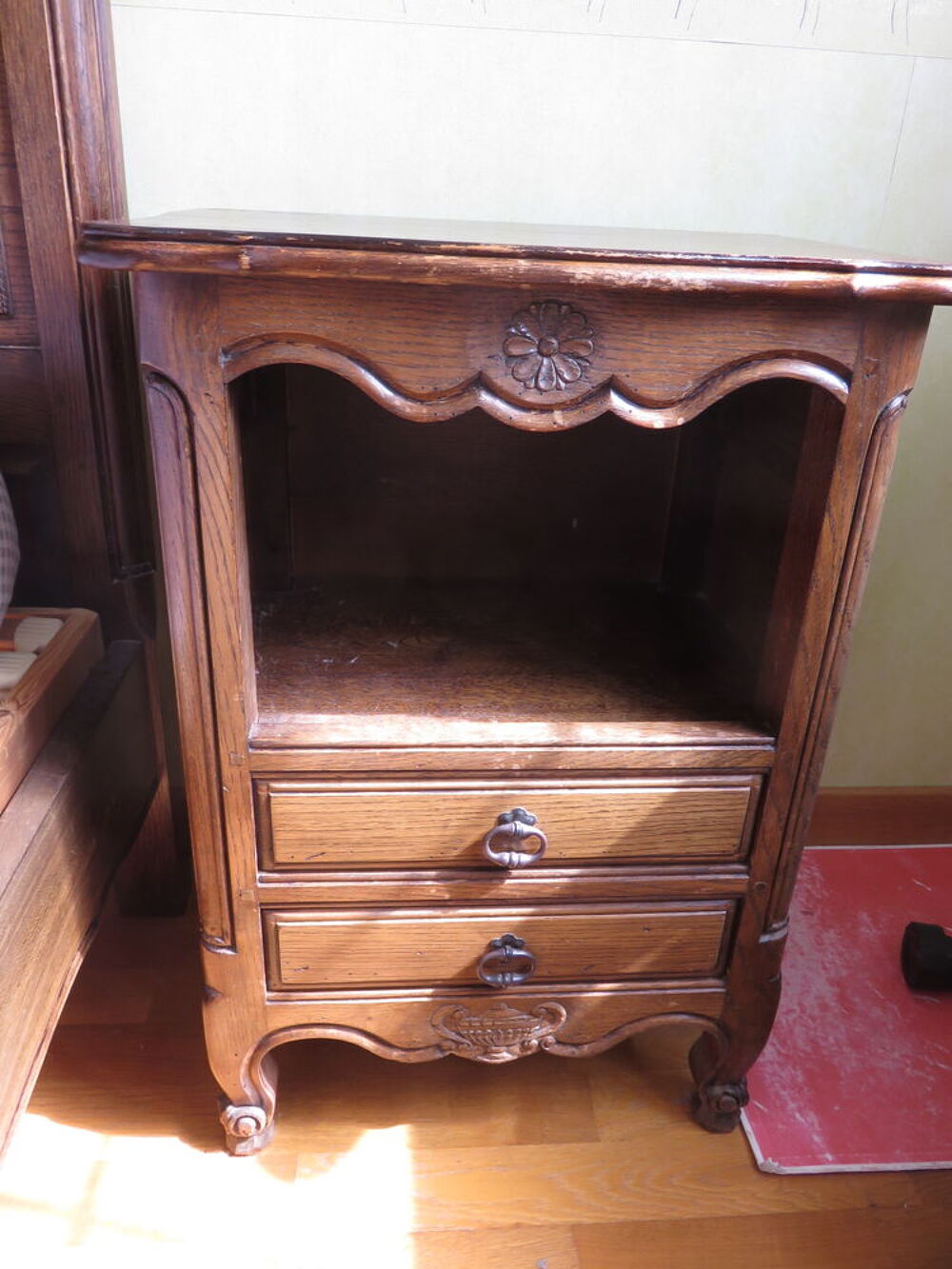 Chambre b&eacute;arnaise Meubles