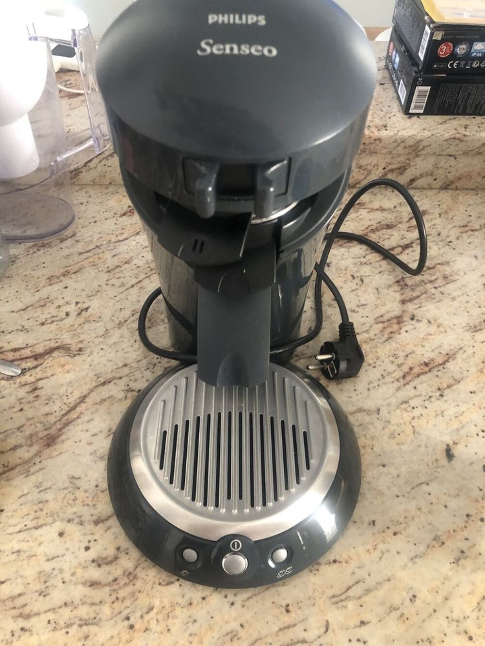 machine &agrave; caf&eacute; senseo de Philips . En tr&egrave;s bon &eacute;tat .
Electroménager