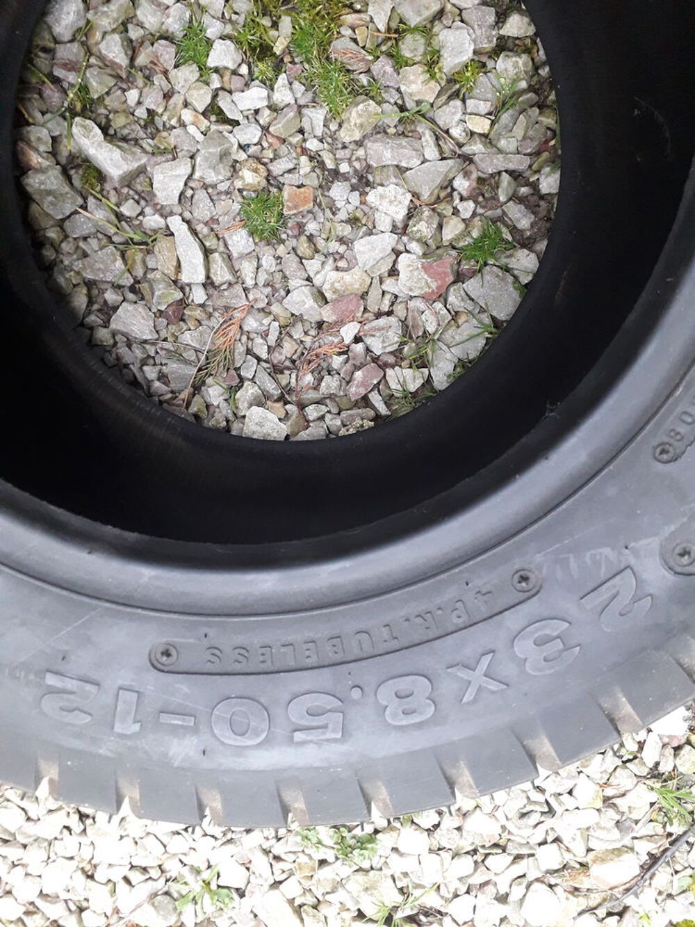 2 pneus autoport&eacute;e pro Jardin