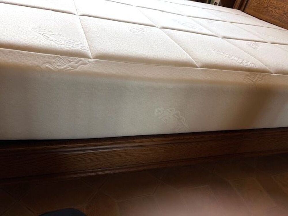 Matelas de marque TEMPUR 111 Meubles