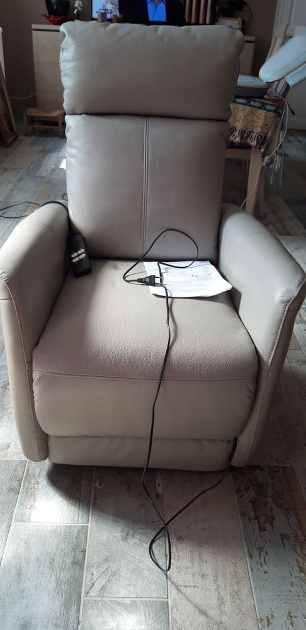 Fauteuil releveur &eacute;lectrique Meubles