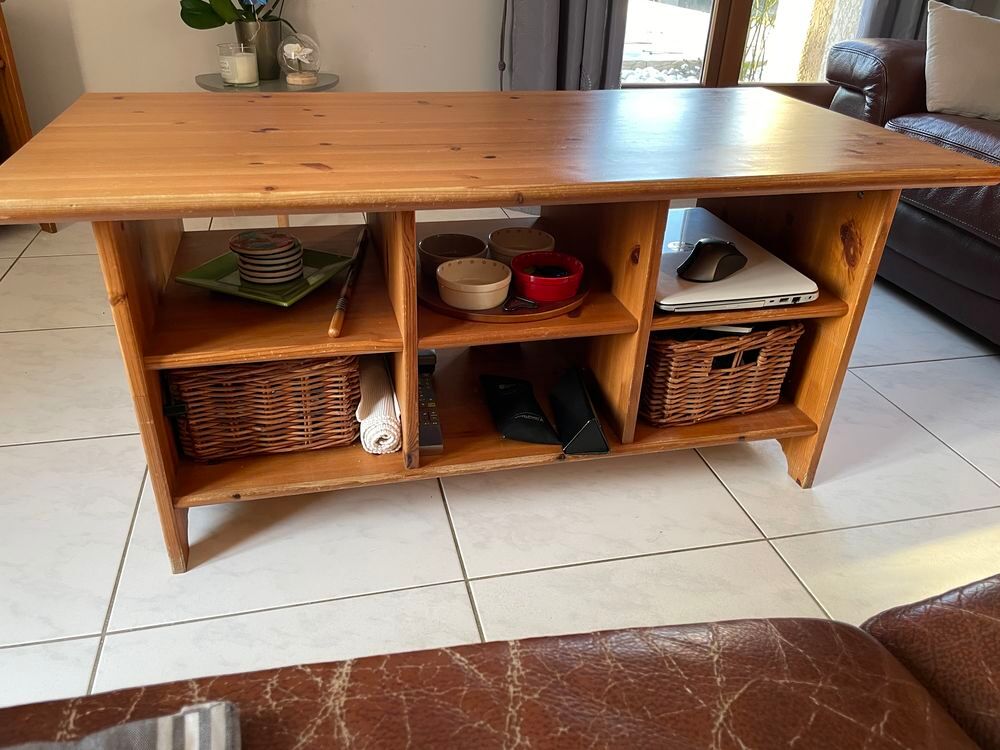 Salle &agrave; manger en pin Meubles
