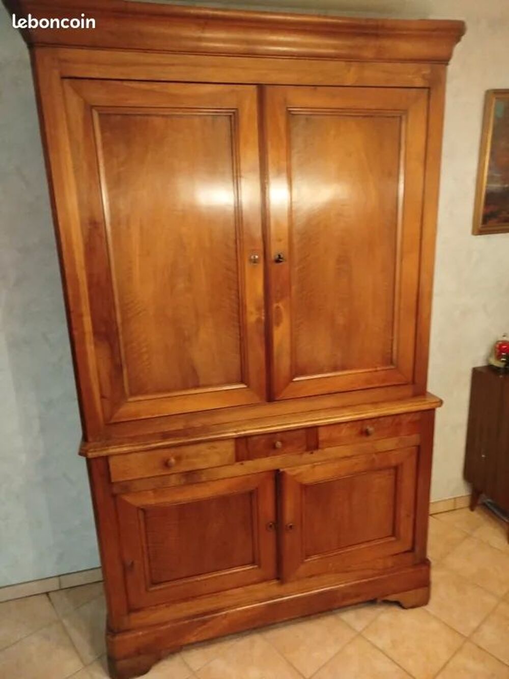 Meuble buffet merisier massif
Meubles